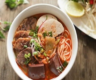 Bún Bò Huế ブンボーフェ