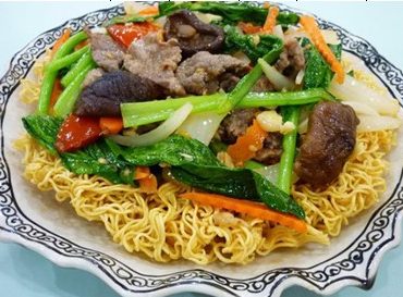 Mỳ tôm xào bò (hoặc Hải sản) 牛肉炒めラーメン(海鮮炒めラーメン)