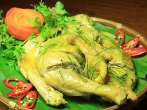 gà hấp lá chanh　（鶏肉蒸す）