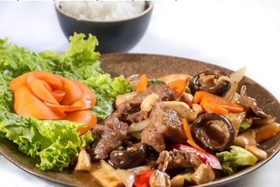 Bò xào hành nấm　（牛肉ときのことネギ炒め）