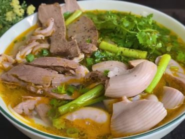 Bún lòng　（ブンホルモン）