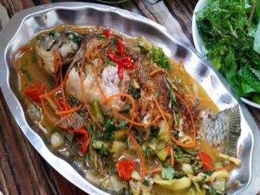 Cá chép om dưa （高菜とコイ蒸す）