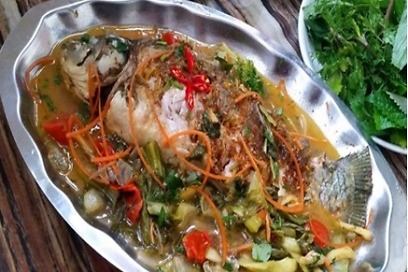 Cá chép om dưa （高菜とコイ蒸す）