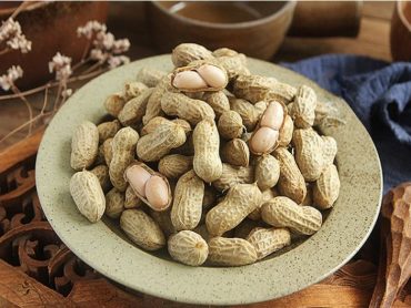 lạc luộc　（ピーナッツ　ゆで）