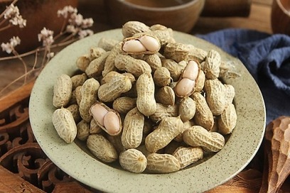 lạc luộc　（ピーナッツ　ゆで）