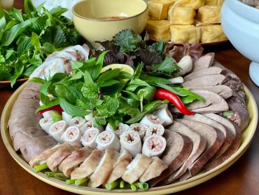 Mẹt lòng thập cẩm （ホルモンミックスセット）