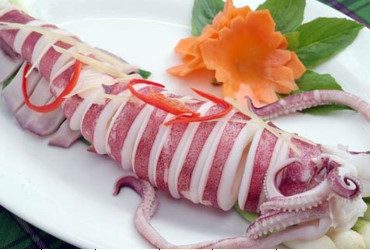 Mực hấp hành gừng　（蒸しイカ）