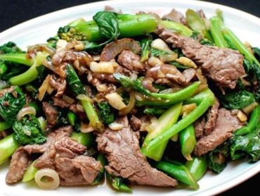 Rau cải xào bò （牛肉の野菜炒め）